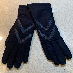 ISOTONER Spandex Shortie Gloves with Leather Palm Strips